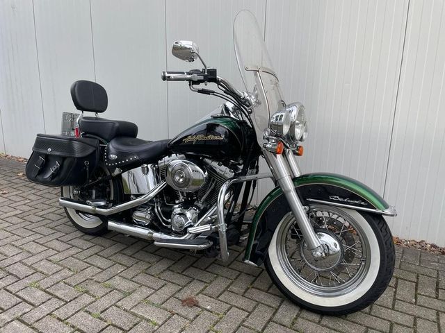 Harley-Davidson Softail Deluxe FLSTN Dragonfly green