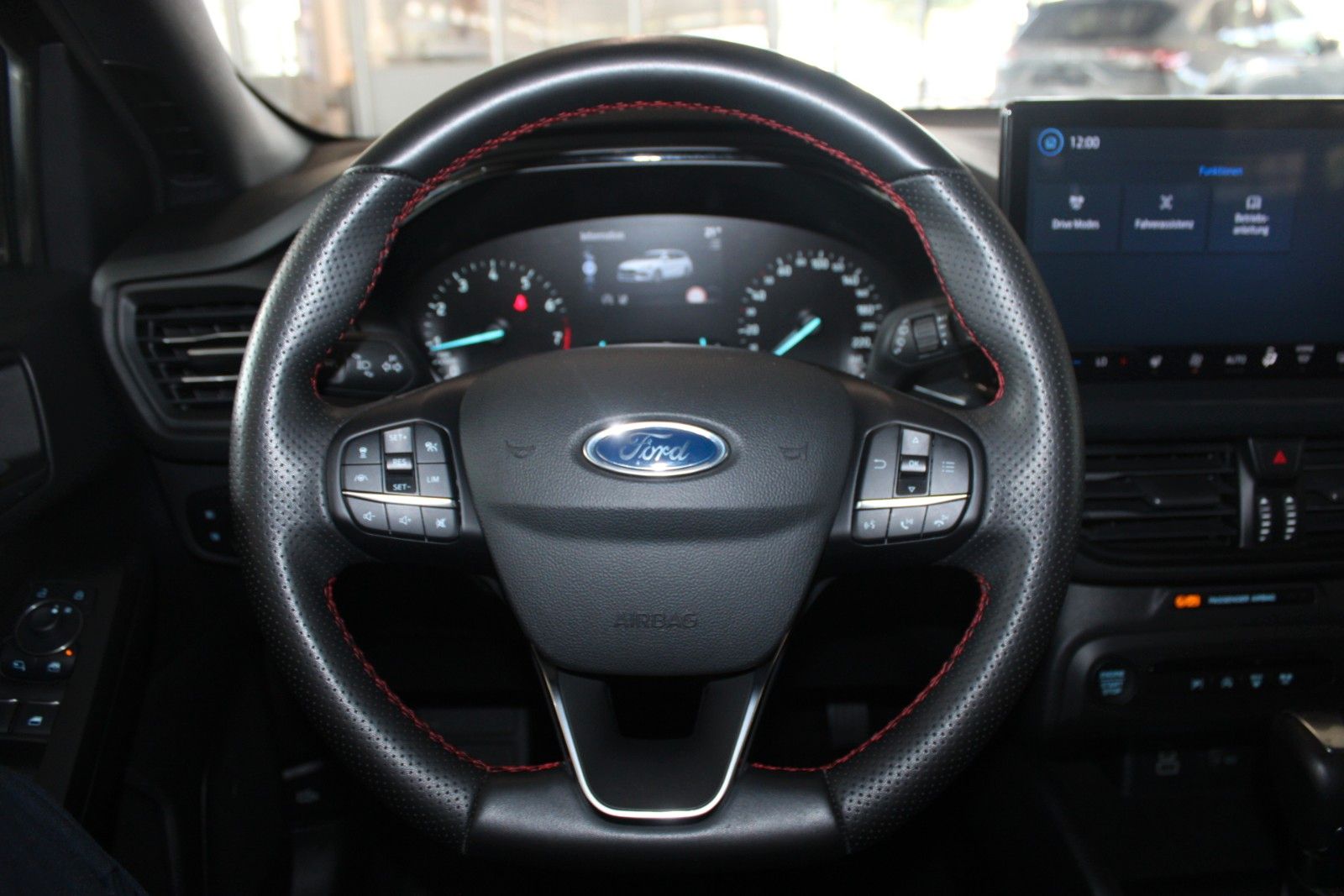 Fahrzeugabbildung Ford Focus ST-Line Aut. LED ACC BLIS WinterPaket uvm.