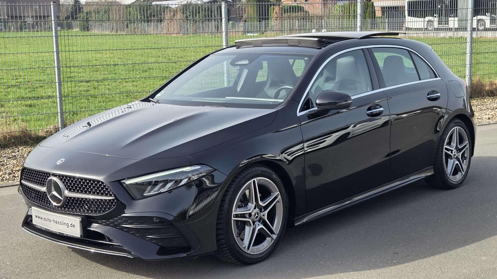 MERCEDES-BENZ A 220 A 220 4Matic Panorama Standheizung AMG