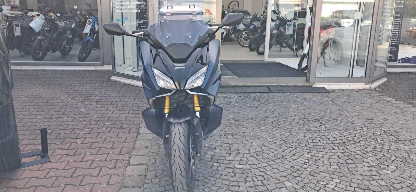 Honda Forza 750