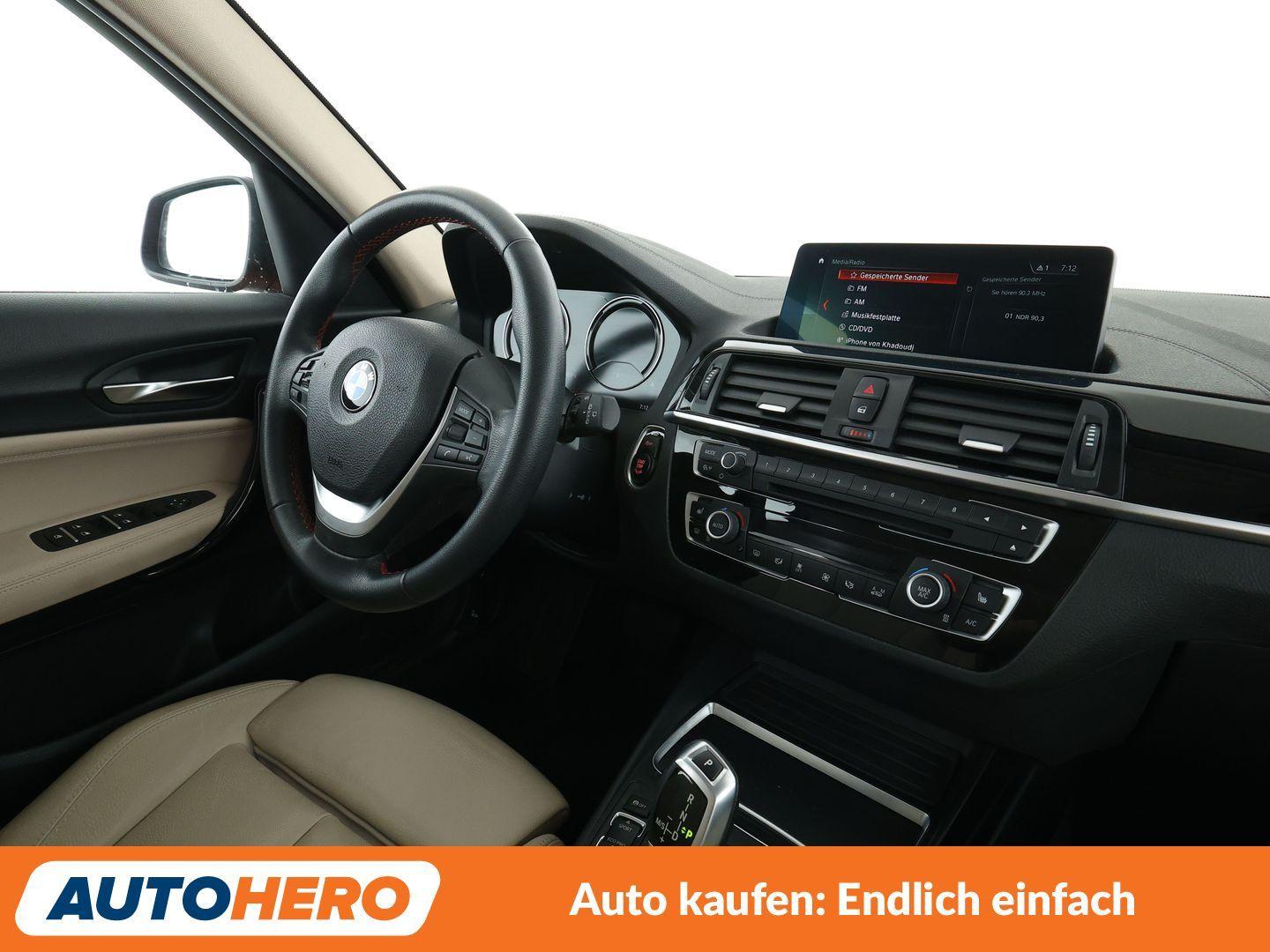 BMW 1er 120i Sport Line Aut.*NAVI*LED*TEMPO*PDC*SHZ*