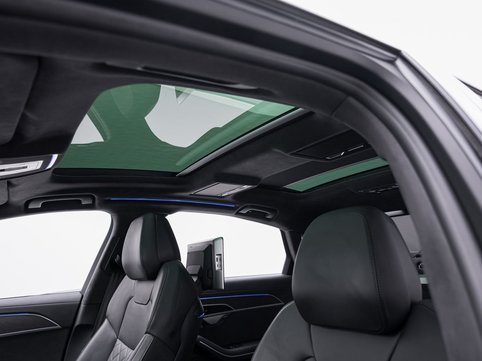 Audi A8 - Bild 23