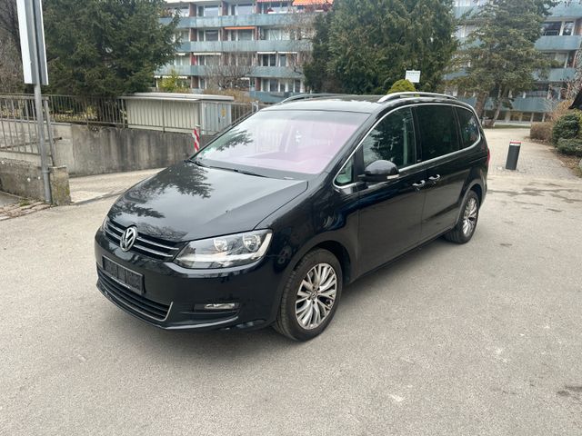 Volkswagen Sharan 2.0 TDI  Style 7 Sitze Navi Panorama Dach