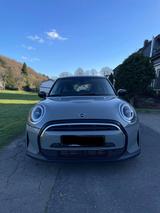 MINI Cooper Essential Trim Steptronic Essential Trim - MINI MINI: Essential Trim