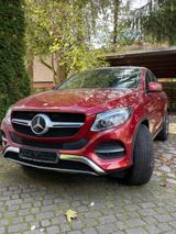 Mercedes-Benz GLE 500 4MATIC - - rote Mercedes-Benz GLE-Klasse