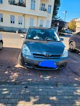 Toyota corola verso 7stz 1.6 - Toyota Verso mit Benzin-Antrieb: Kleinbus, 1.6