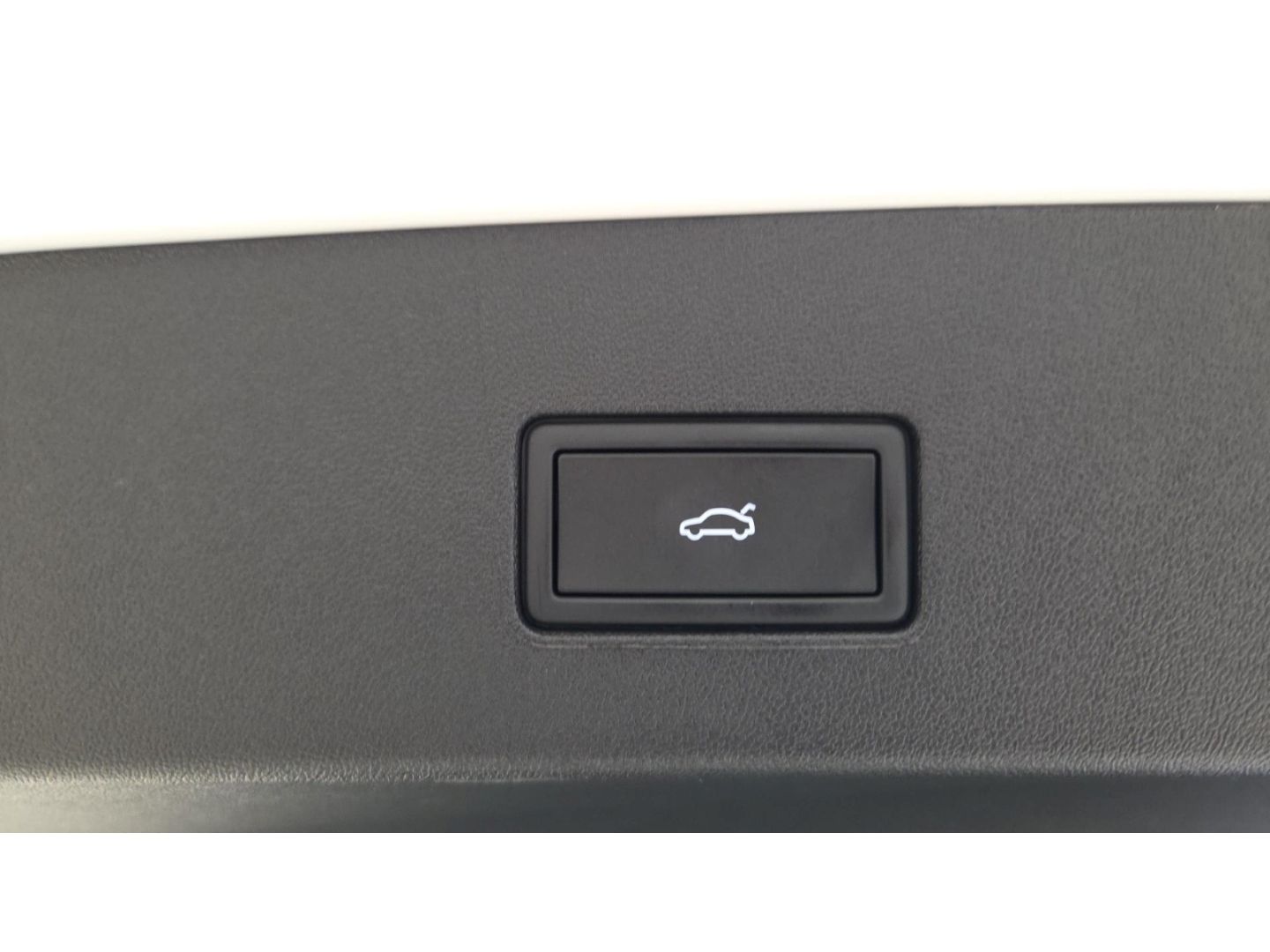 Fahrzeugabbildung Volkswagen Tayron R-Line 1.5 eHybrid DSG Sportpaket HUD AD