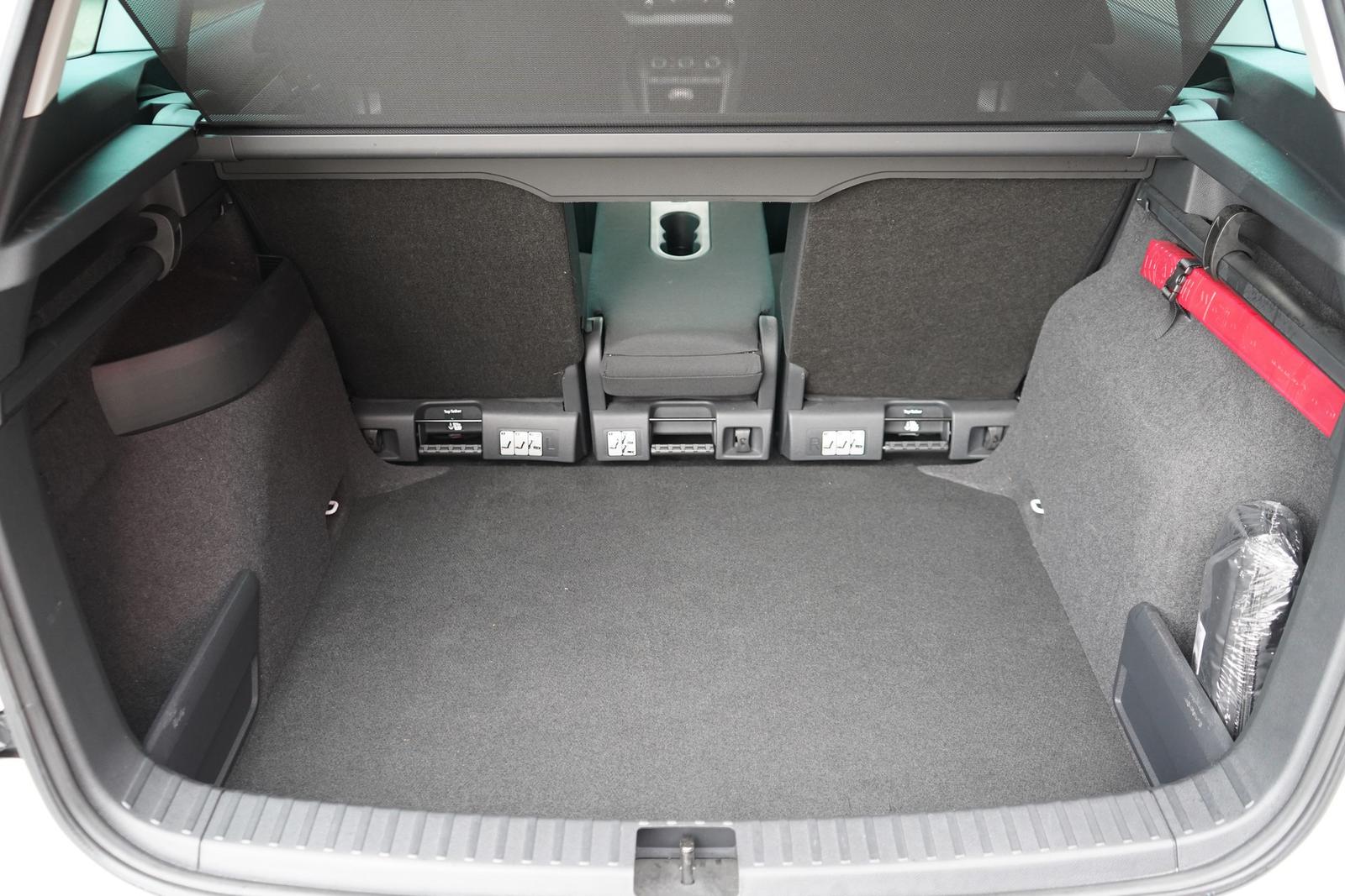 Skoda Karoq 1.5 TSI Tour DSG LED Navi Kamera PDC DAB