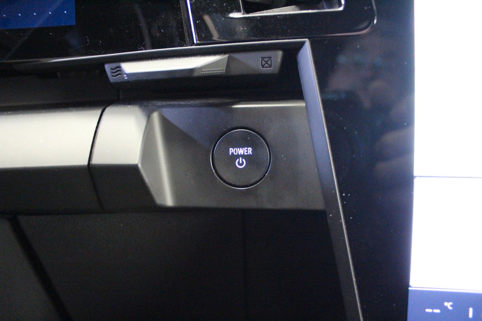 Fahrzeugabbildung Renault Megane E Tech Iconic EV60 220hp optimum charge