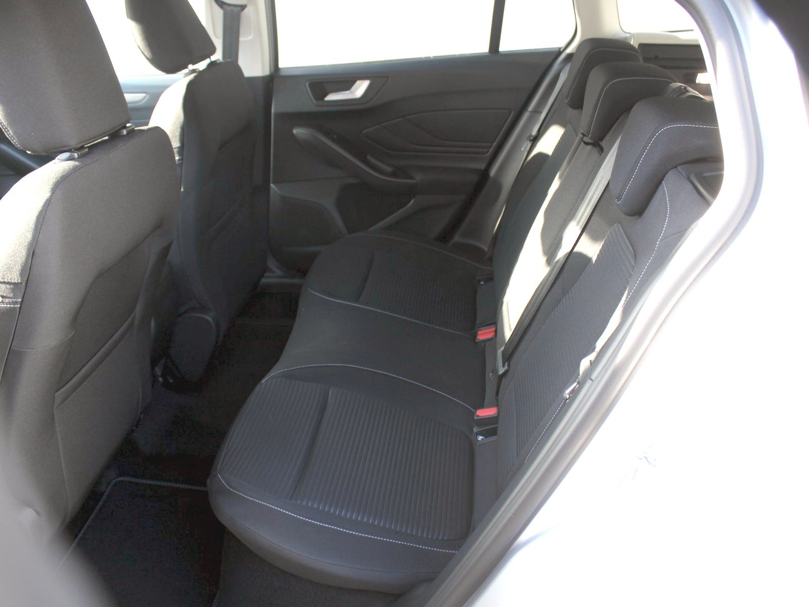 Fahrzeugabbildung Ford Focus Titanium X 1,0 EcoBoost MildHybrid