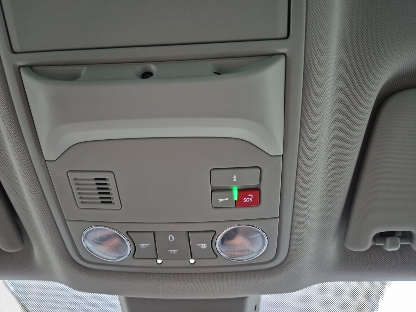 Fahrzeugabbildung SKODA Karoq TSI Tour DSG LED Navi ACC RFK SH
