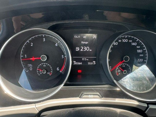 Fahrzeugabbildung Volkswagen Touran Comfortline BMT LED 7 Sitze NAVI