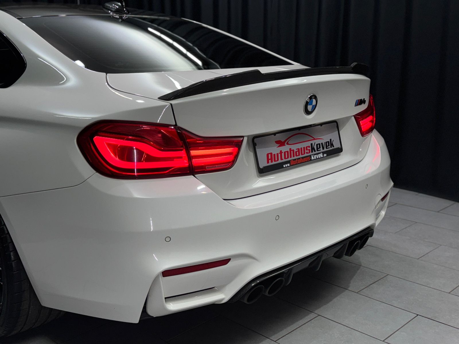 Fahrzeugabbildung BMW M4 Competition COUPE|H&K|HEAD-UP|360°|KARBON