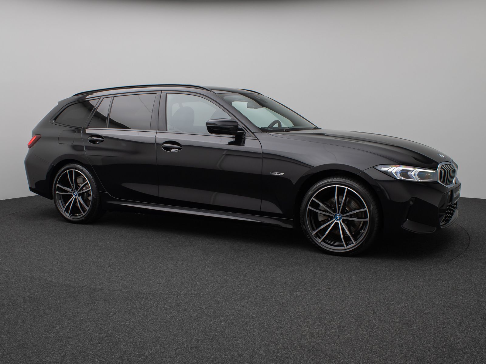 Fahrzeugabbildung BMW 330e M Sport Kamera DAB HiFi Lenkrhzg Alarm 19"