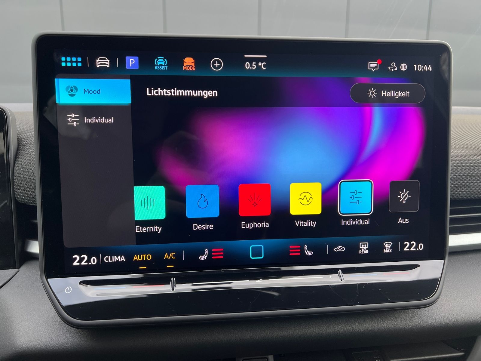 Fahrzeugabbildung Volkswagen T-Roc R-Line 1.5 eTSI DSG *Neues Modell, AHK, Bl