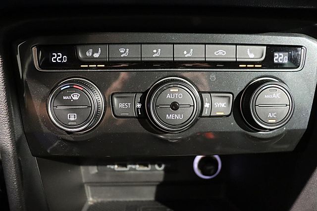 Tiguan IQ.DRIVE 1.5 TSI NAVI KAMERA Digital Cock