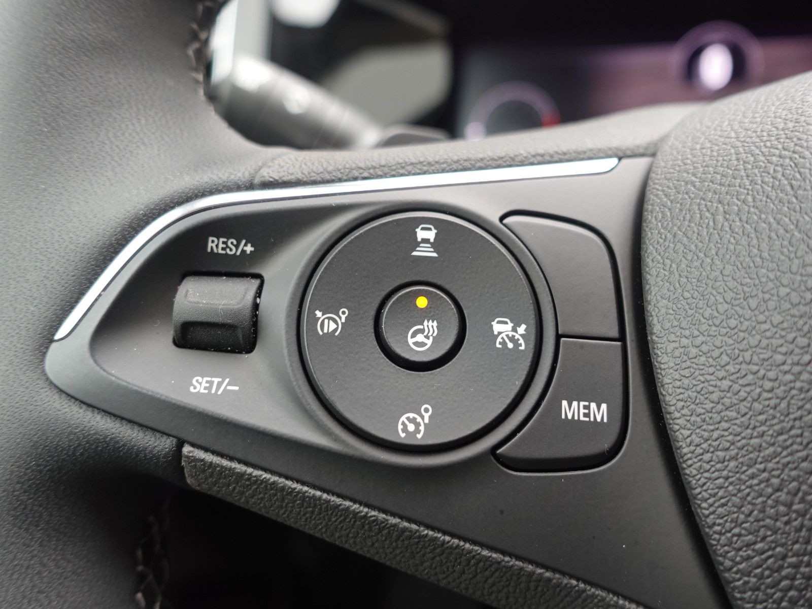 Fahrzeugabbildung Opel Grandland GS 1.2T AUTOMATIK,AHK,Navi,MatrixLED