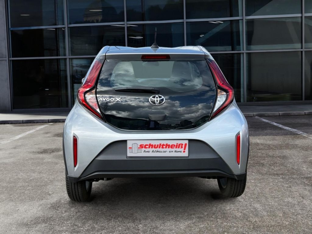 Fahrzeugabbildung Toyota Aygo X Play