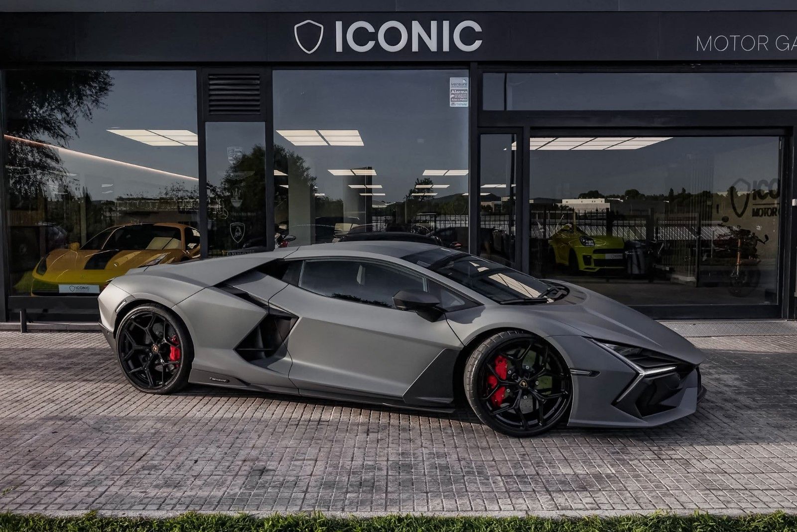 Lamborghini Revuelto 6.5 V12 HPEV/CARBON/CERAMIC/ALCANTARA