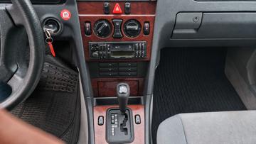 صورة مصغرة 12 لـ 1998 Mercedes-BENZ C 180