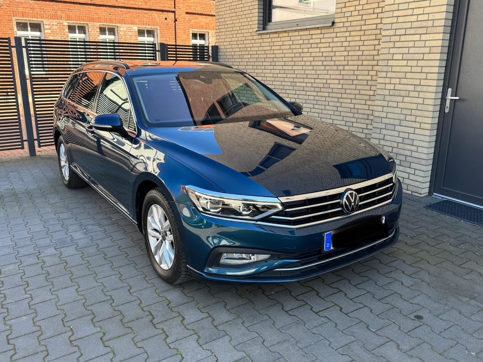 Volkswagen Passat Variant IQ.LIGHT ,Panorama ,Ambientebeleu