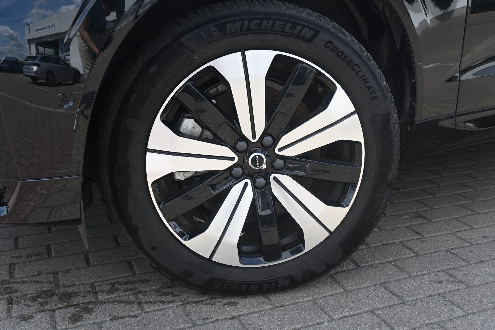 Fahrzeugabbildung Volvo XC60 T6 AWD Recharge Plus Dark*360°*ACC*AHK