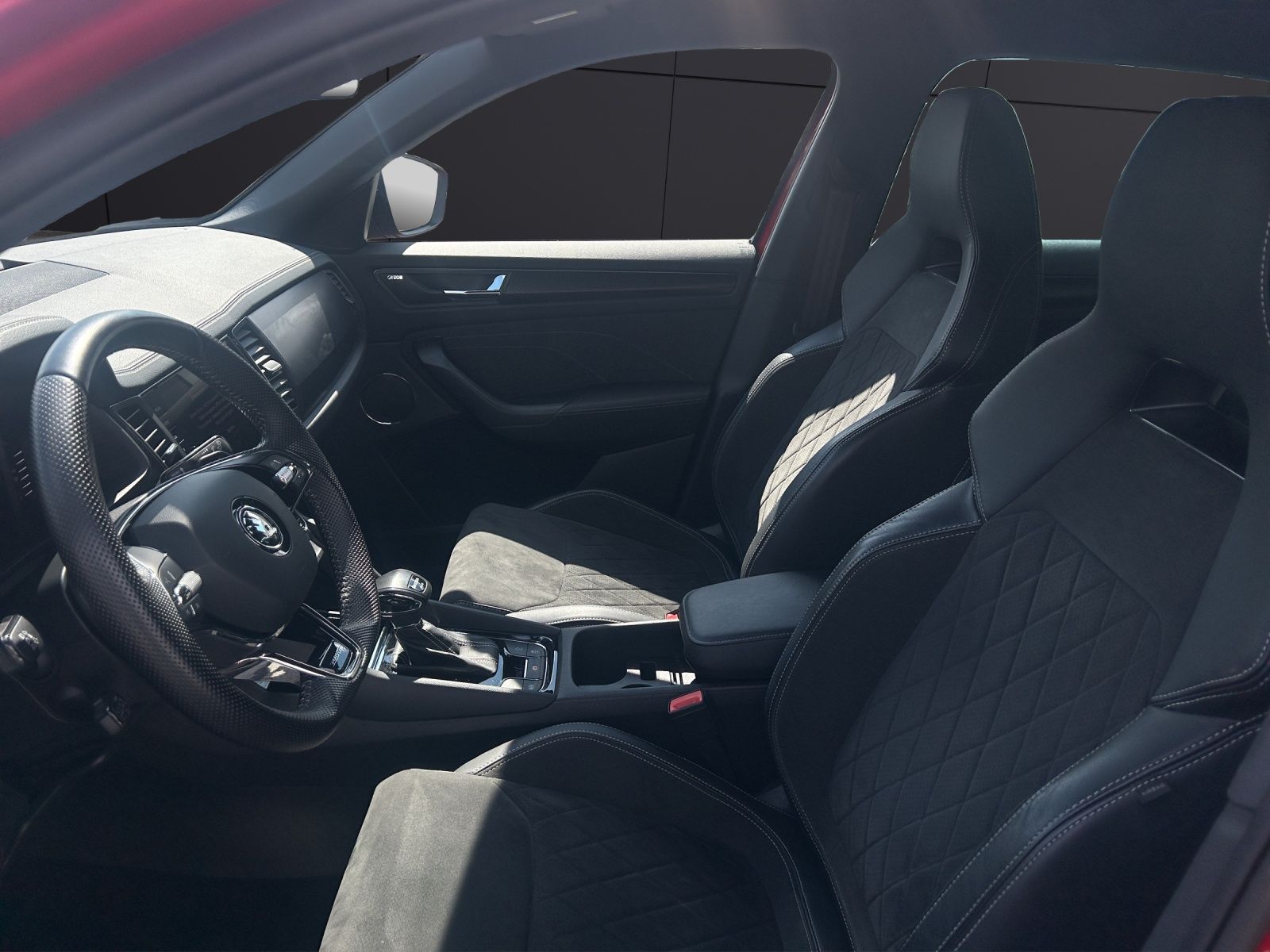 Fahrzeugabbildung SKODA Kodiaq TDI Sportline DSG 4x4 Matrix AHK Navi VC