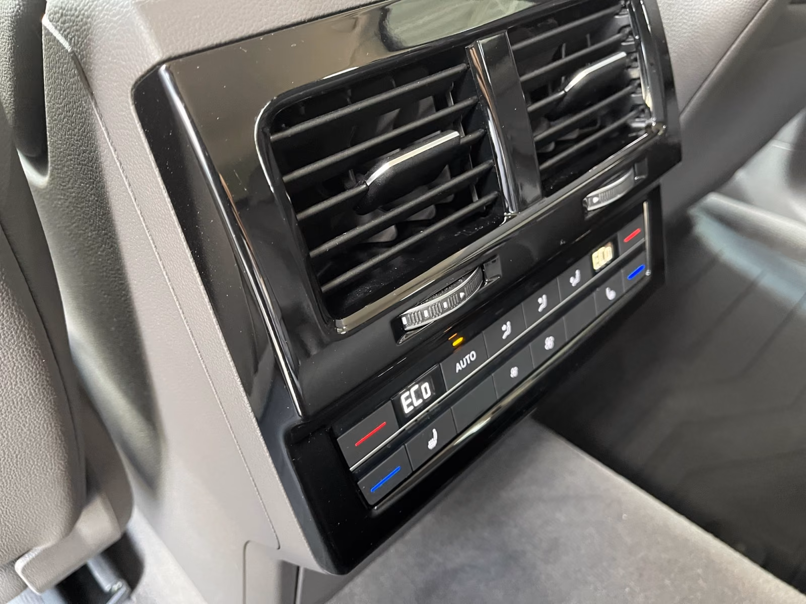 Volkswagen Touareg 3,0 V6 TDI 4motion R-Line Black