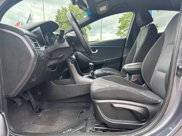 Hyundai i30 1.4 blue Passion SitzheizungKlima