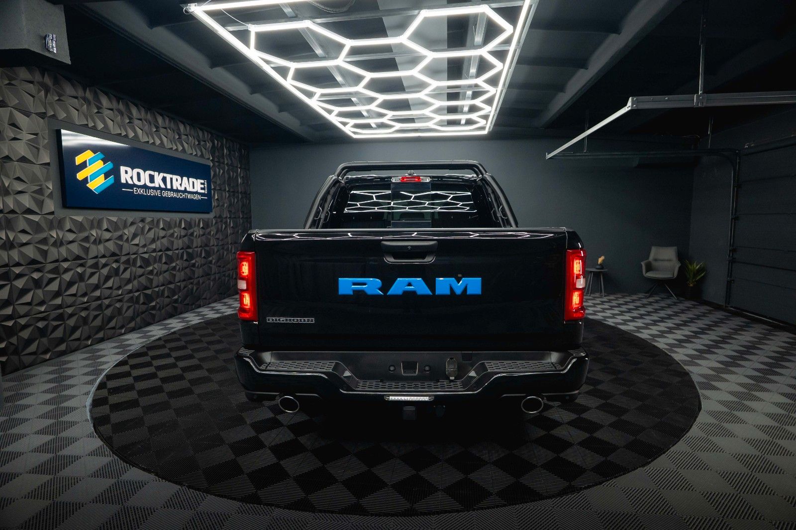 Fahrzeugabbildung Dodge RAM 3.0 MY 25 TWIN TURBO BLACK EDITION *LED*ACC*