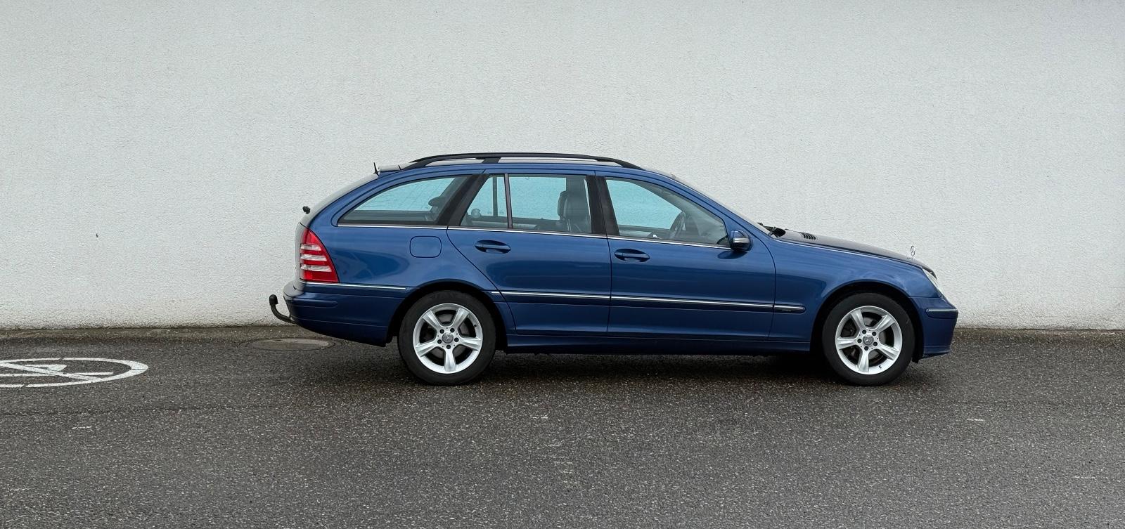 Mercedes-Benz C220 2007 — interior