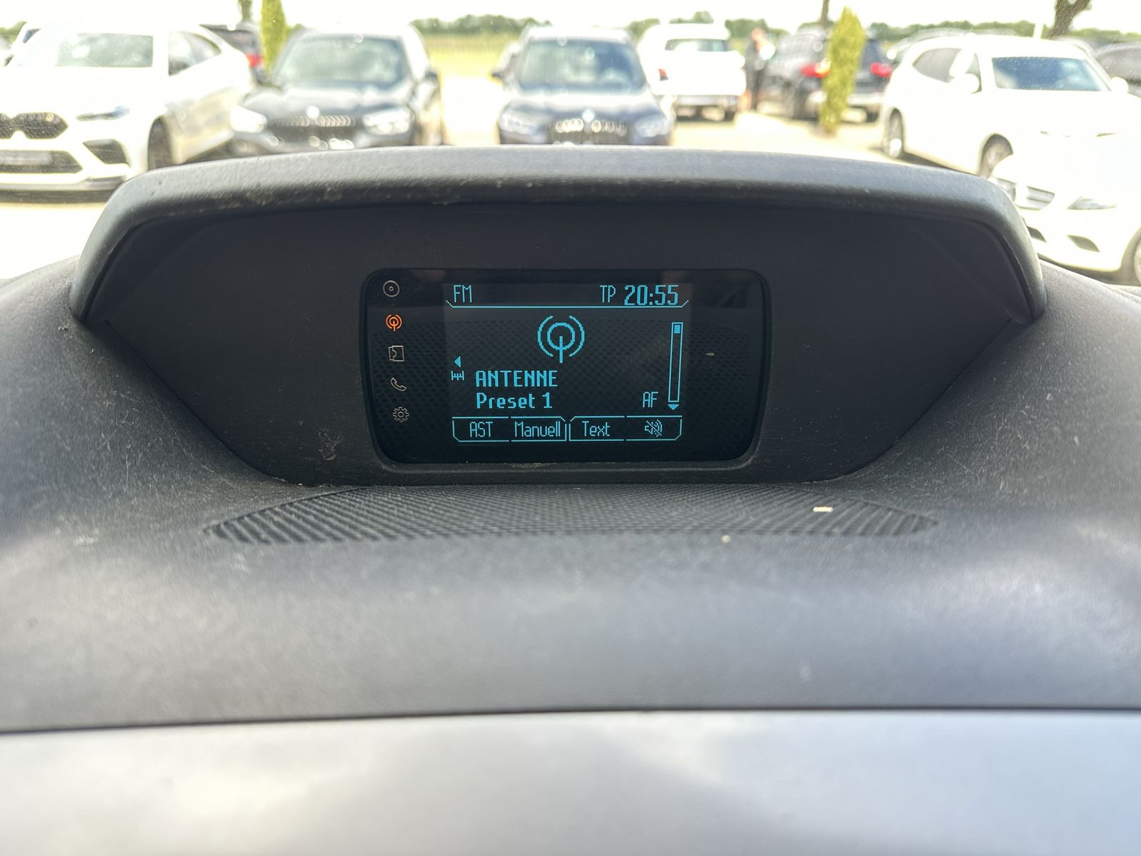 Fahrzeugabbildung Ford Transit 290 L2H2 BLUETOOTH+SORTIMO+AHK+PP+TEMPOM