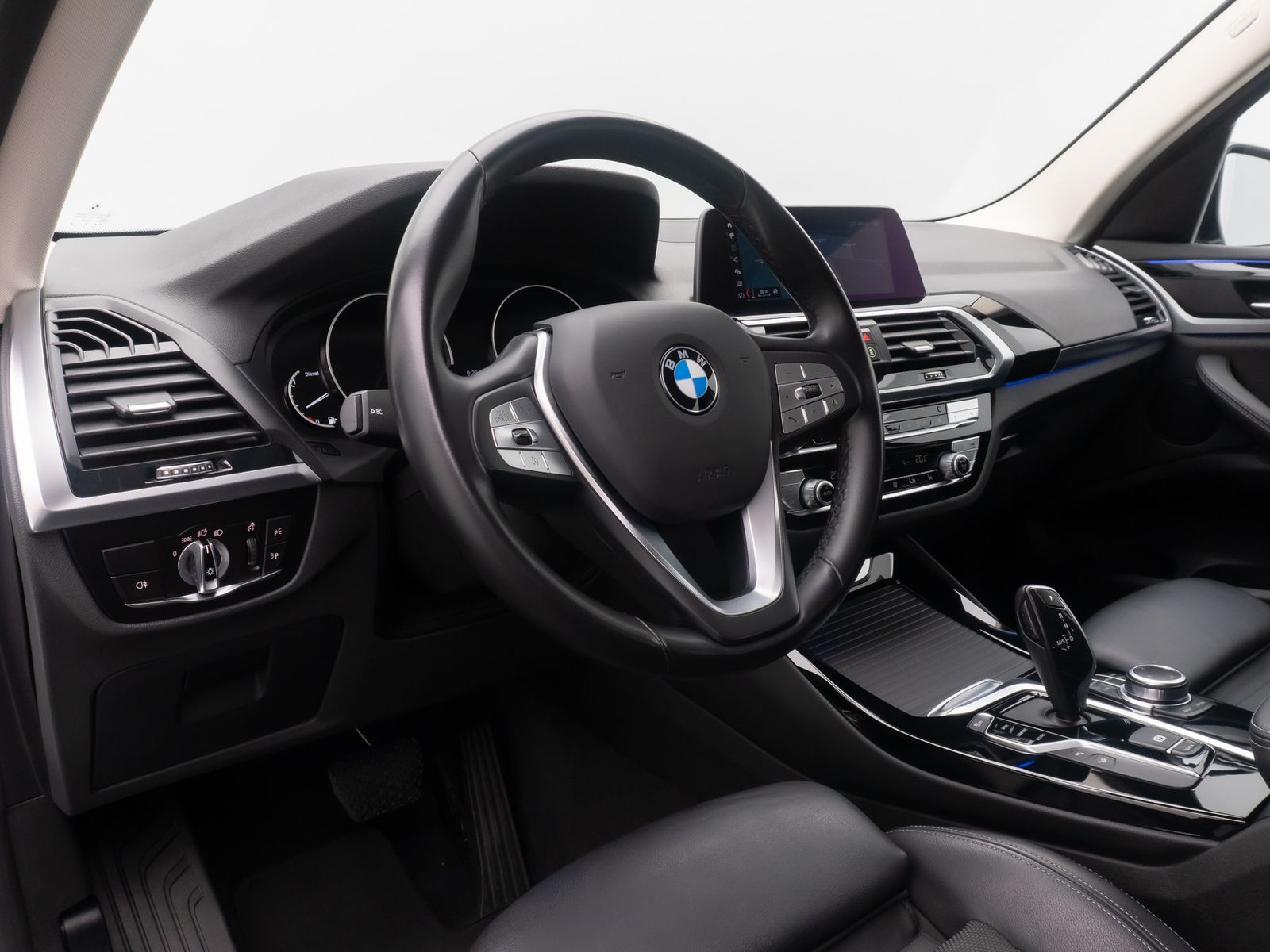 Fahrzeugabbildung BMW X3 xD20d  xLine Kamera DAB CockPit+AHK Sport 20"