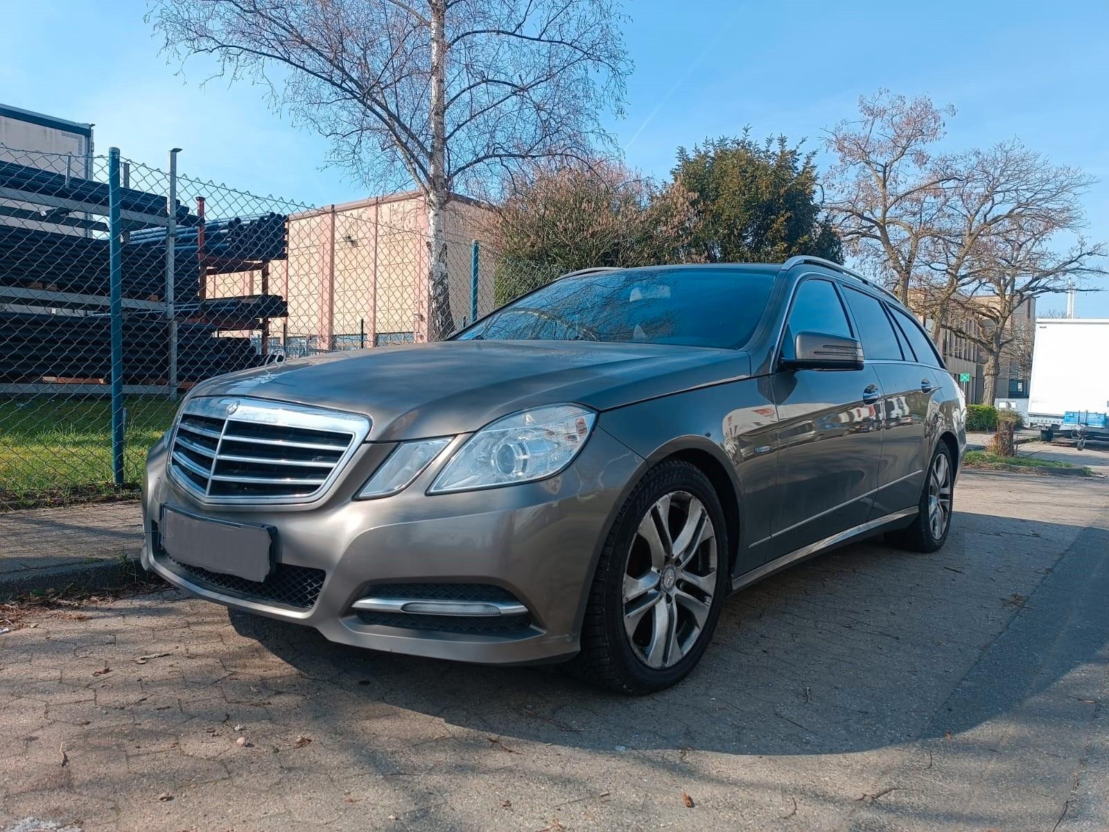 Mercedes-Benz E 220 E T-Modell E 220 CDI BlueEfficiency
