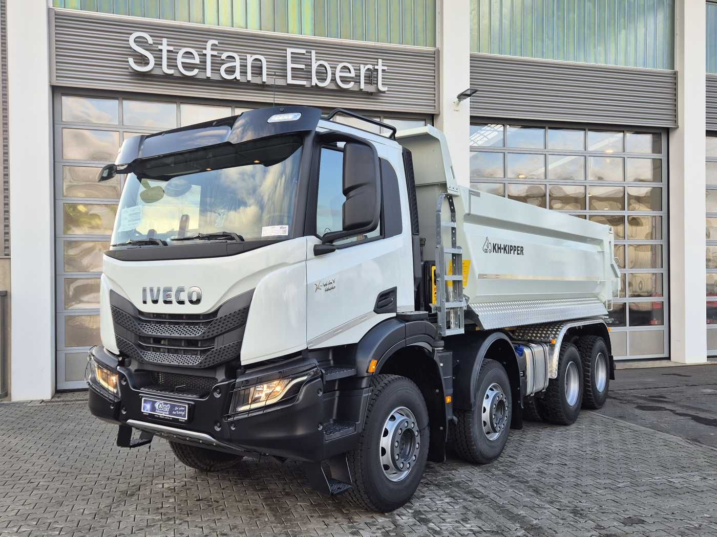 Fahrzeugabbildung Iveco AD360X46Z HR OFF 8x4 Hinterkipper HARDOX DAB+