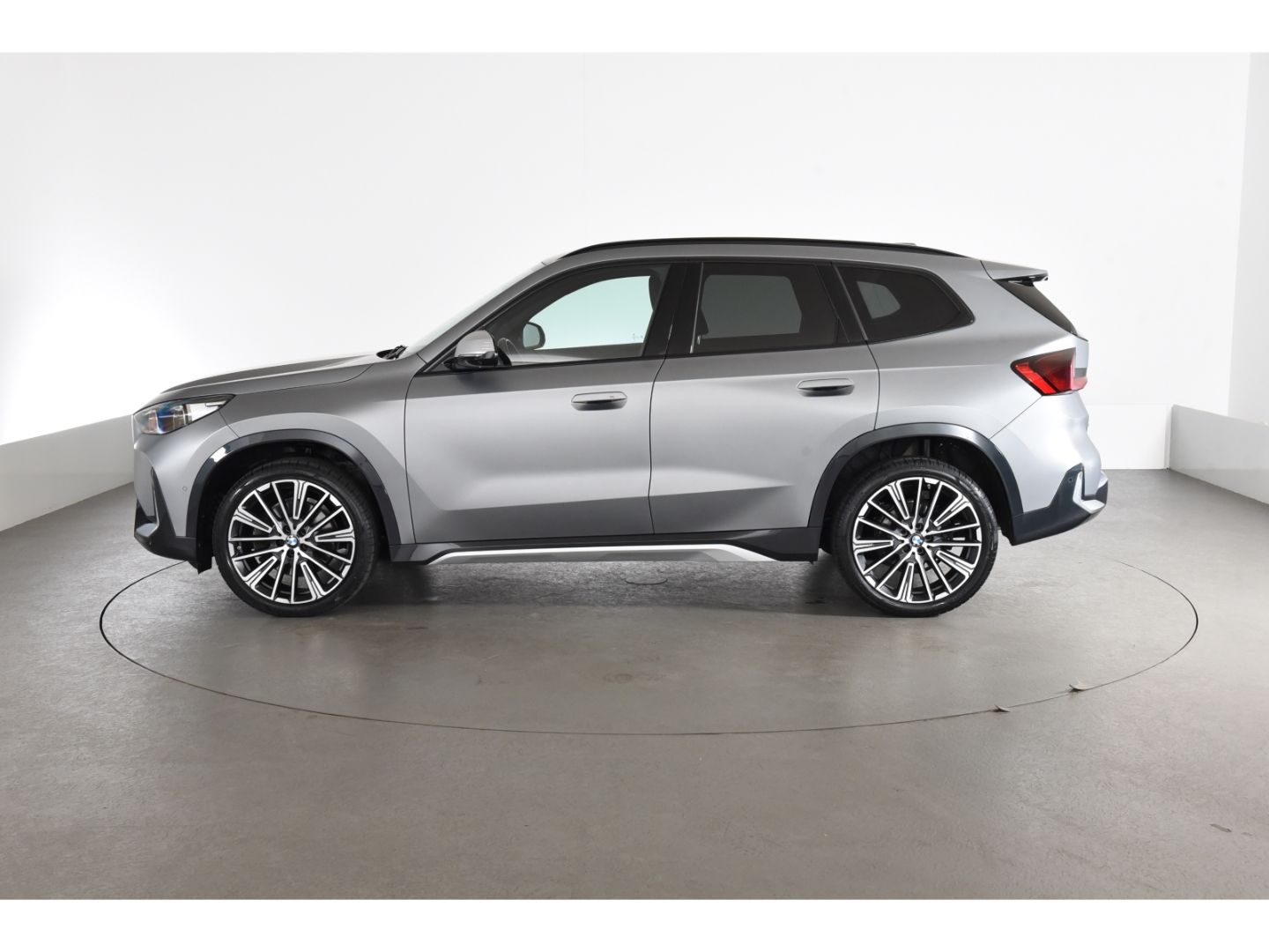 BMW X1 23 i xDrive xLine Anhängerkupplung Rückfahrka foto 3