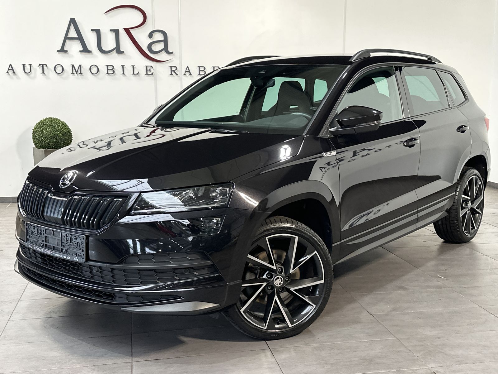 Fahrzeugabbildung SKODA Karoq 2.0 TDI Sportline NAV+LED+KAM+ACC+AHK+19ZO