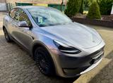 Tesla Model Y Long Range Dual Motor AWD - silberne Tesla Model Y