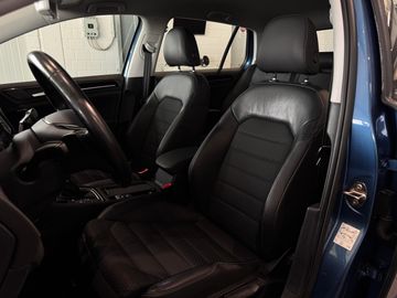 Volkswagen Golf - 5