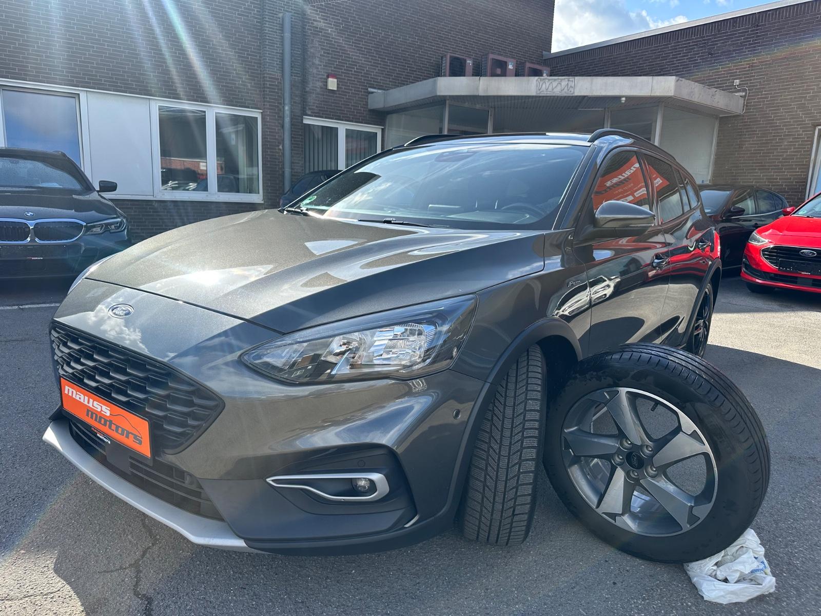Ford Focus Turnier Active X ST LINE PANO LED  - 7742
