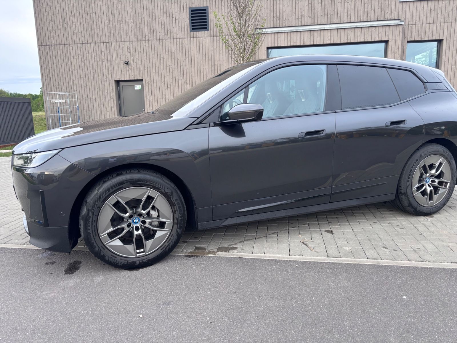 BMW iX imagem 3