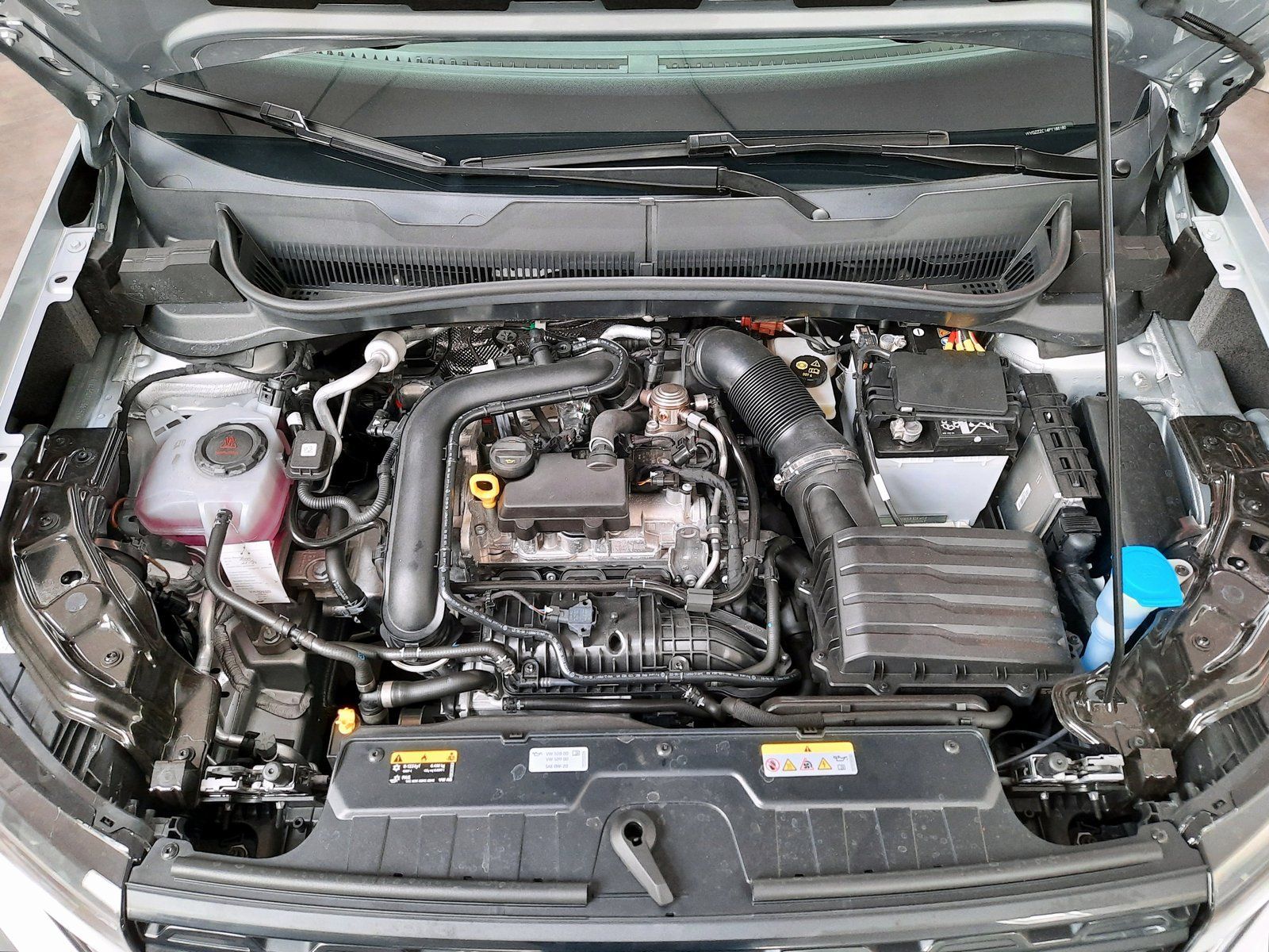 Fahrzeugabbildung Volkswagen T-Cross Move TSI *Navi*Einparkh.*Sitzhzg*App-Con
