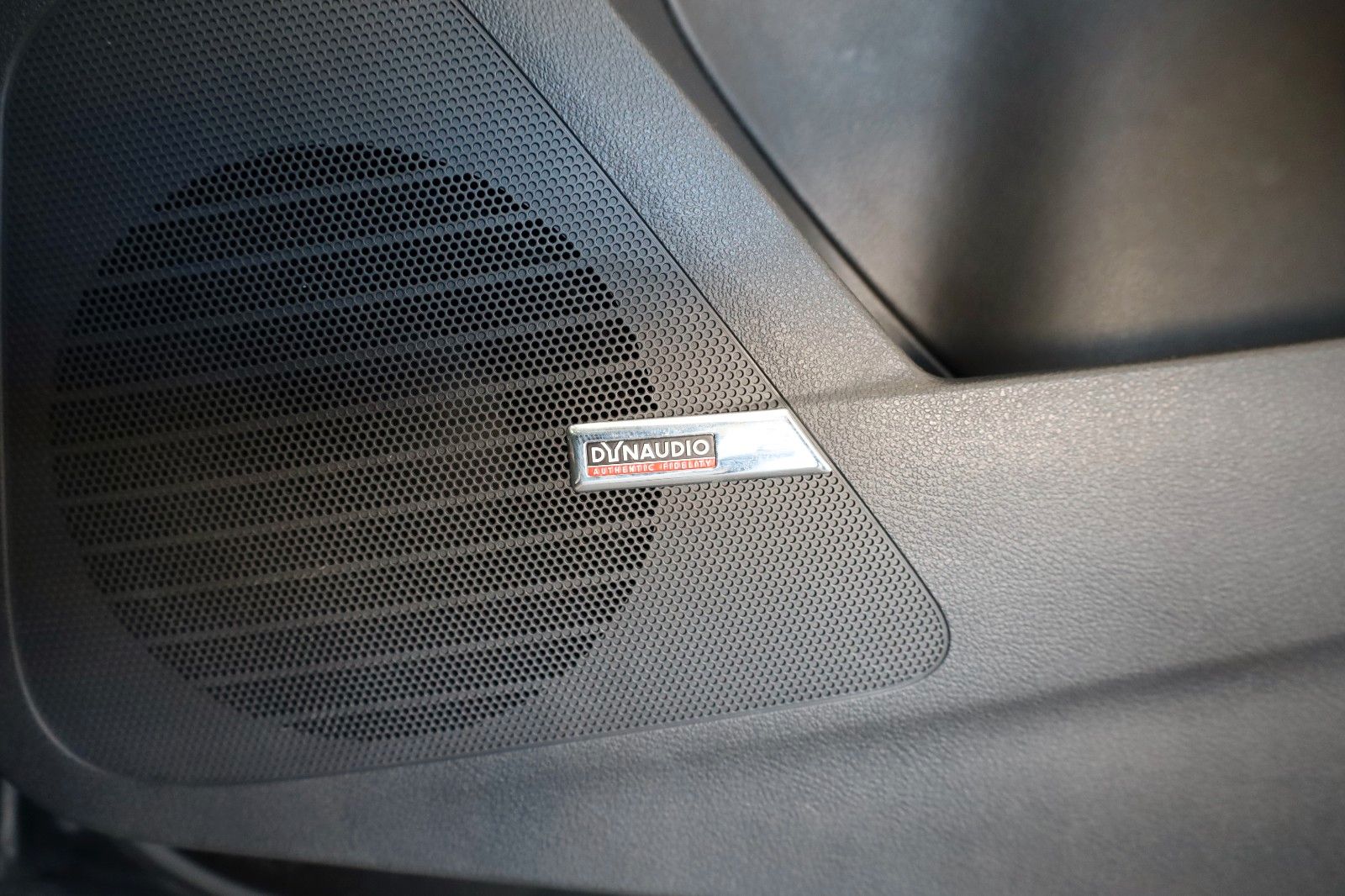 Fahrzeugabbildung Volkswagen Tiguan R Line 4M Leder,Navi,Xenon,Panorama