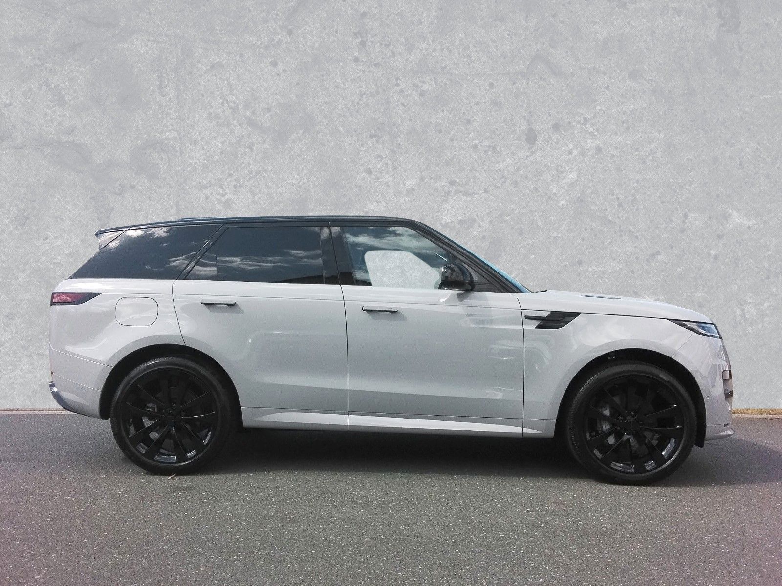 Fahrzeugabbildung Land Rover Range Rover Sport D250 Dynamic SE