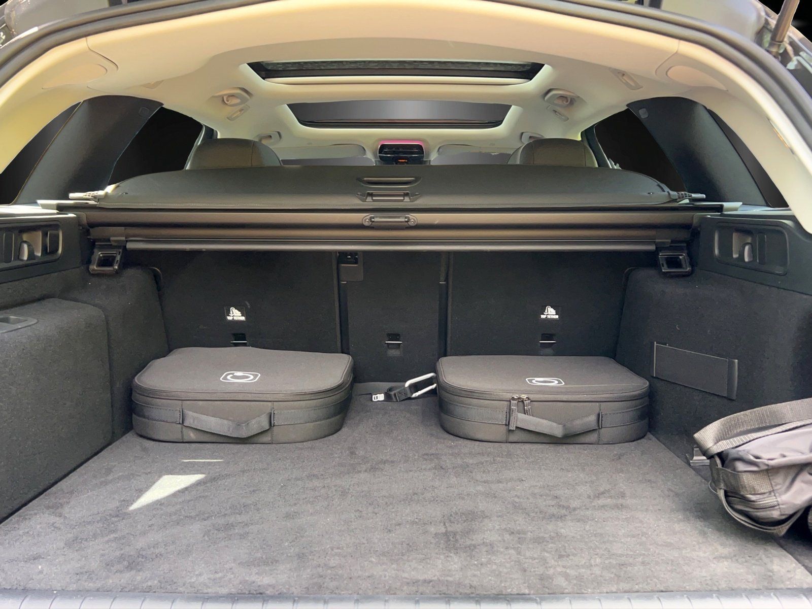 Fahrzeugabbildung Mercedes-Benz C 300 e T-Modell+Avantgarde+PSD+LED+Kamera+18''