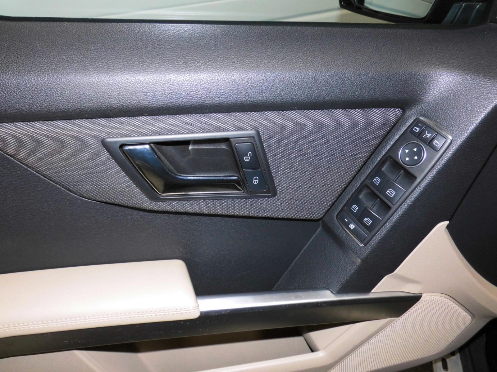 Mercedes-Benz GLK250 2010 — photo 15