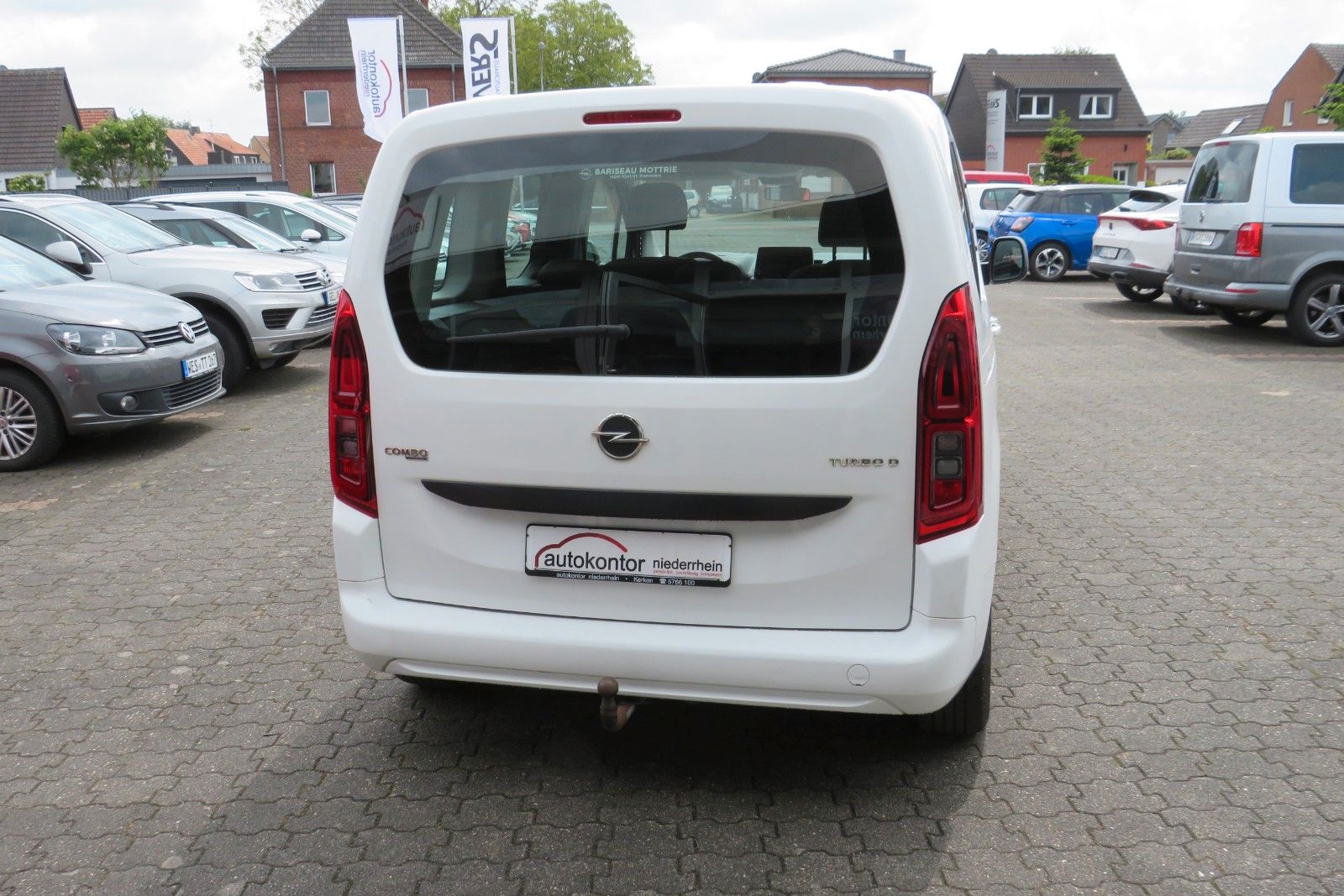 Fahrzeugabbildung Opel Combo Life E Edition NACI APP-CONNECT AHK 1.HD