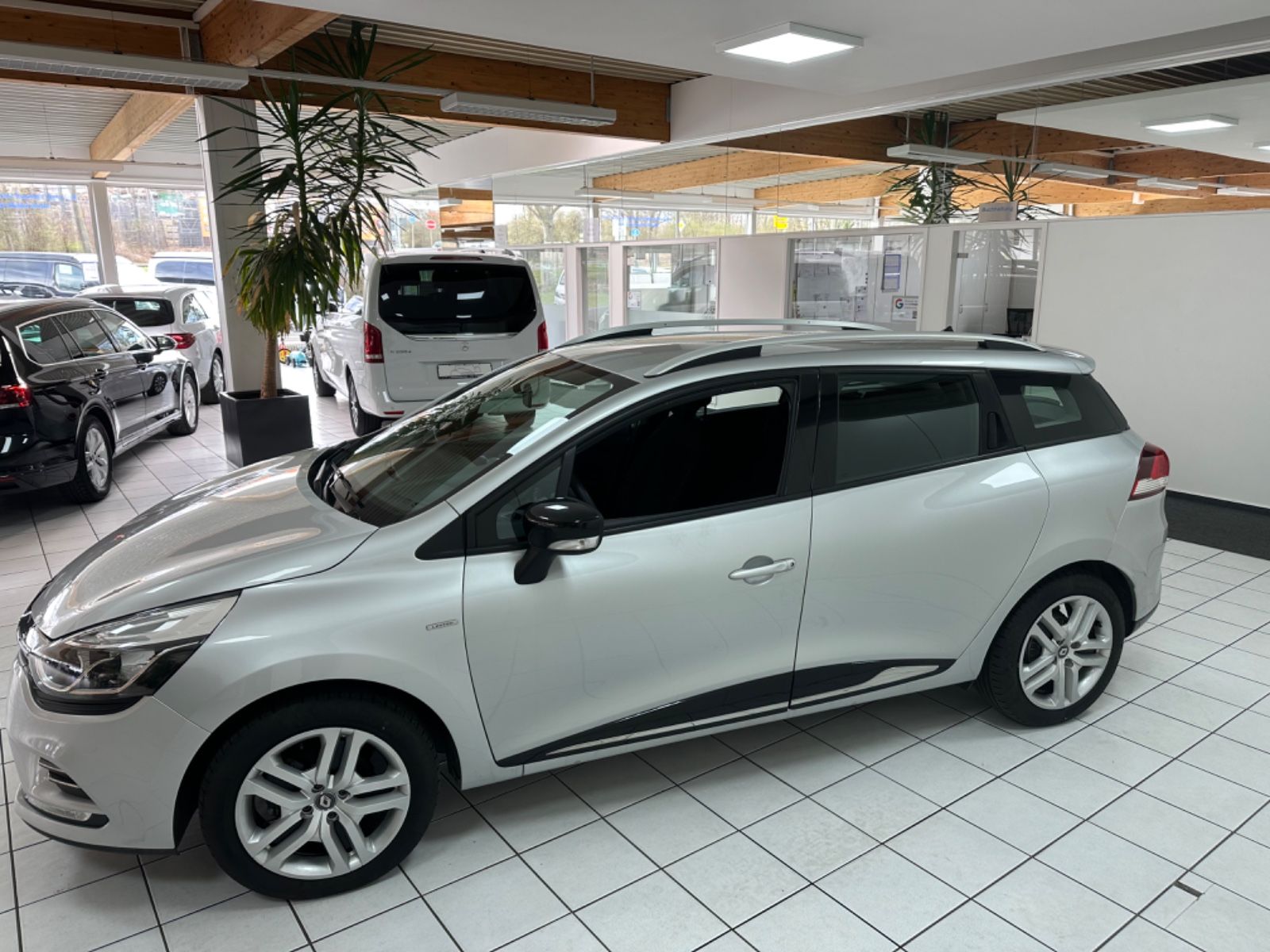 Fahrzeugabbildung Renault Clio IV Grandtour Limited