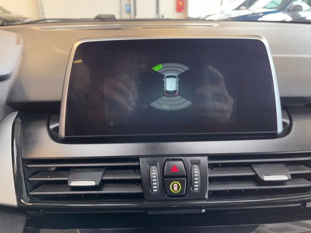 BMW 218d Active Tourer *NAVI*1.HAND*19%*PDC*SHZ*