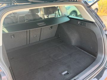 Volkswagen Golf - 6